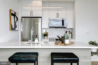1014 1/2 17th Pl NE in Washington, DC - Building Photo - Building Photo