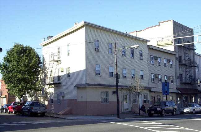 548-550 Market St in Newark, NJ - Foto de edificio - Building Photo