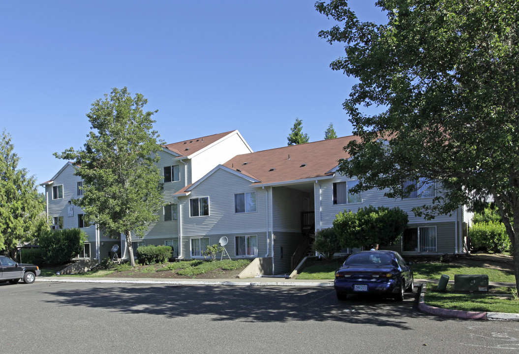 Amberwood Apartments in Hillsboro, OR - Building Photo