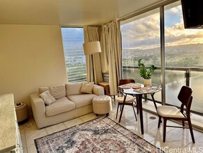 444 Nahua St in Honolulu, HI - Building Photo - Building Photo