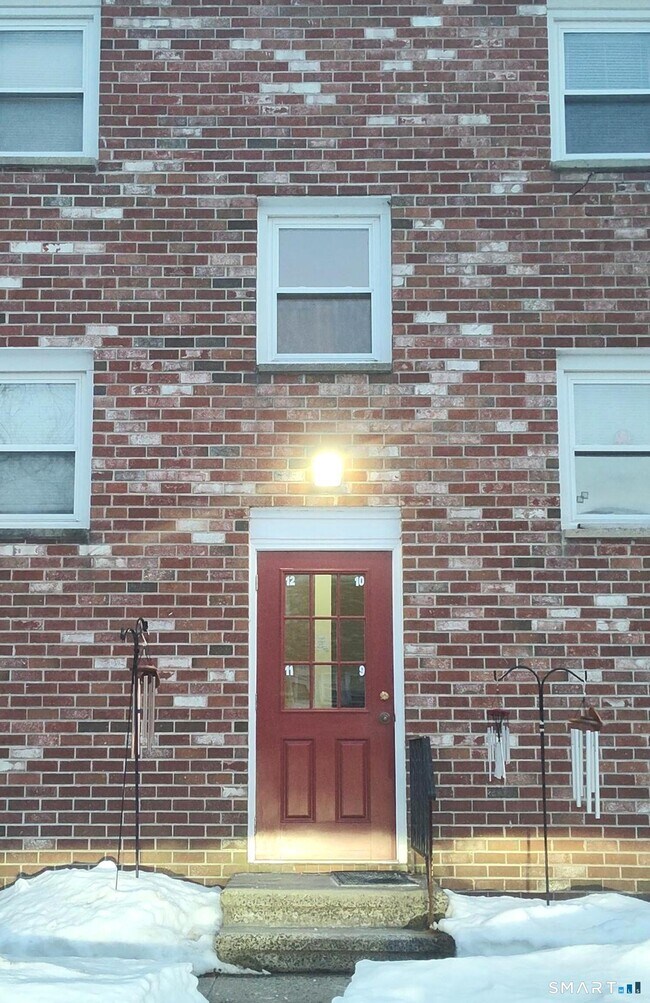 53 Hiltbrand Rd in Bristol, CT - Building Photo - Building Photo