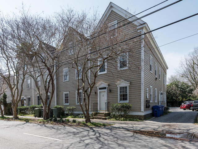 141 Coming St in Charleston, SC - Building Photo
