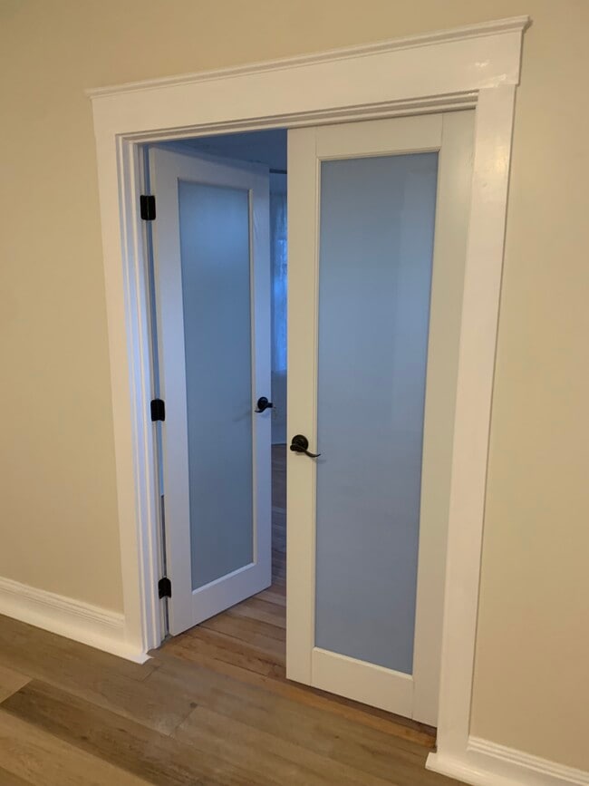 97 Courtland St, Unit 2 in Worcester, MA - Building Photo - Building Photo