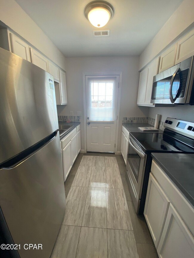 4002 E 11th St in Panama City, FL - Building Photo - Building Photo