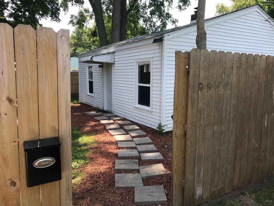 205 S Lynn St, Unit 205 B Lynn in Urbana, IL - Foto de edificio