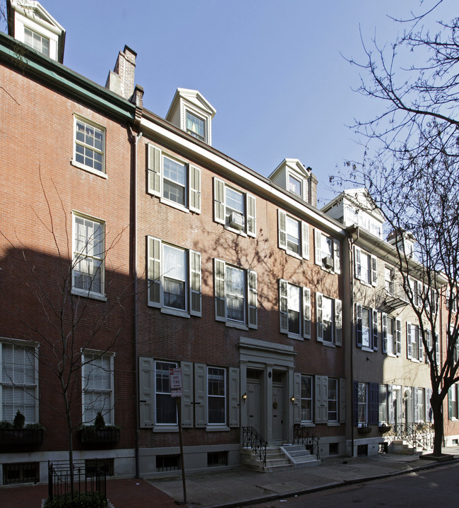 907-909 Clinton St in Philadelphia, PA - Foto de edificio - Building Photo