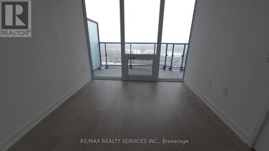 448 Burnhamthorpe Rd W in Mississauga, ON - Building Photo - Building Photo