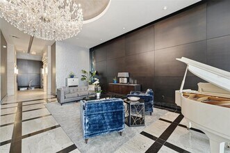 100 S Eola Dr in Orlando, FL - Building Photo - Building Photo