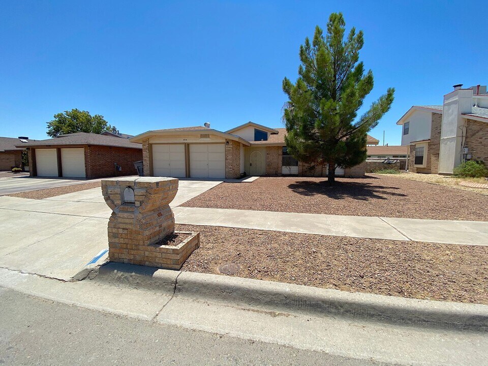 4716 Maureen Cir in El Paso, TX - Foto de edificio