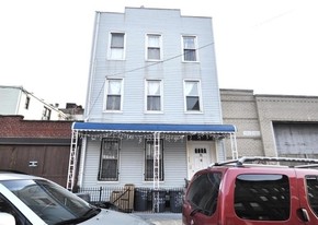 76 Java St in Brooklyn, NY - Building Photo
