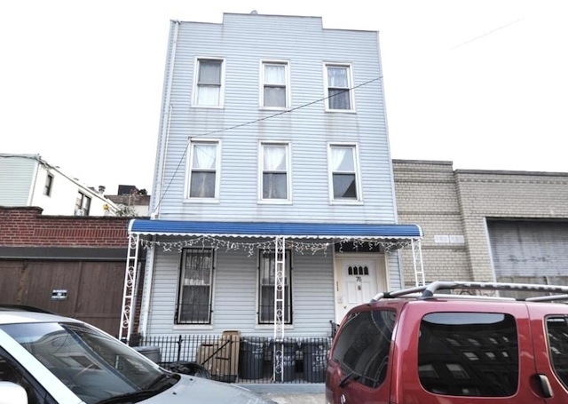 76 Java St in Brooklyn, NY - Building Photo