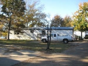 Bradford Trace Mobile Home Park in Hernando, MS - Foto de edificio - Building Photo
