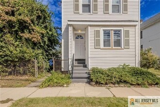 67 Prentice Ave, Unit 1 in South River, NJ - Building Photo - Building Photo