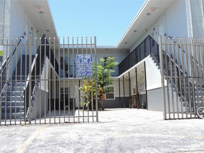 3615 Thomas Ave in Miami, FL - Building Photo - Building Photo