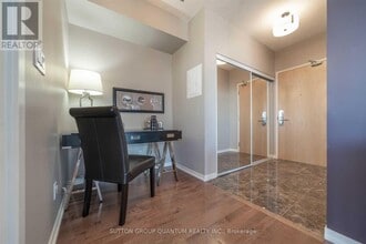 65 Bremner Blvd in Toronto, ON - Building Photo - Building Photo