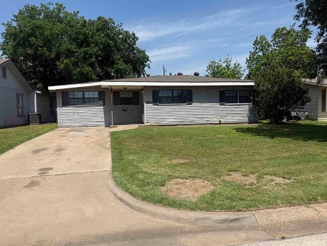 property at 2912 Cunningham Dr