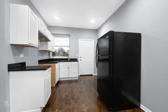 7210 S Carpenter St, Unit 1 in Chicago, IL - Foto de edificio - Building Photo