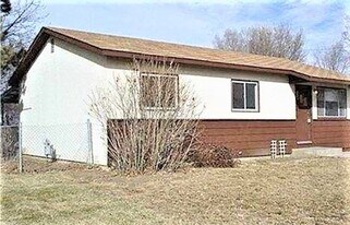 327 Mt View Ln in Fountain, CO - Building Photo