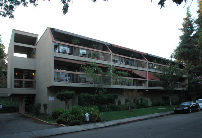 1600 Carmel Dr in Walnut Creek, CA - Building Photo - Building Photo