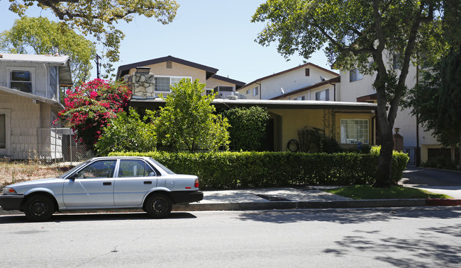 530 N Kenwood St in Glendale, CA - Building Photo - Building Photo