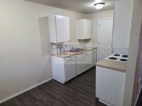 1106 Neil St NE in Lacey, WA - Building Photo - Building Photo