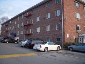 Peldale Cooperative Apartments in New Rochelle, NY - Building Photo - Primary Photo