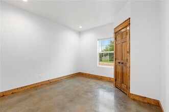 413 5th St in Blanket, TX - Building Photo - Building Photo