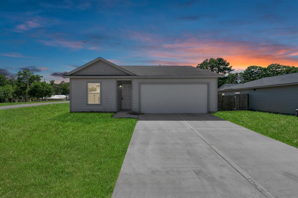 145 Mesquite in Livingston, TX - Building Photo