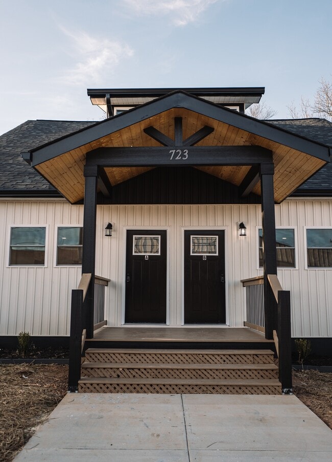 property at 723 Highland Ave SE