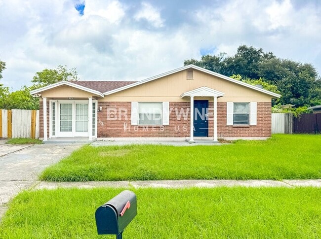 property at 2412 Alden Trace Blvd W
