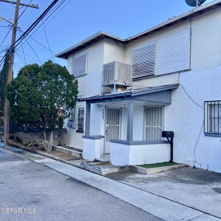 4808 N Stevens St in El Paso, TX - Building Photo