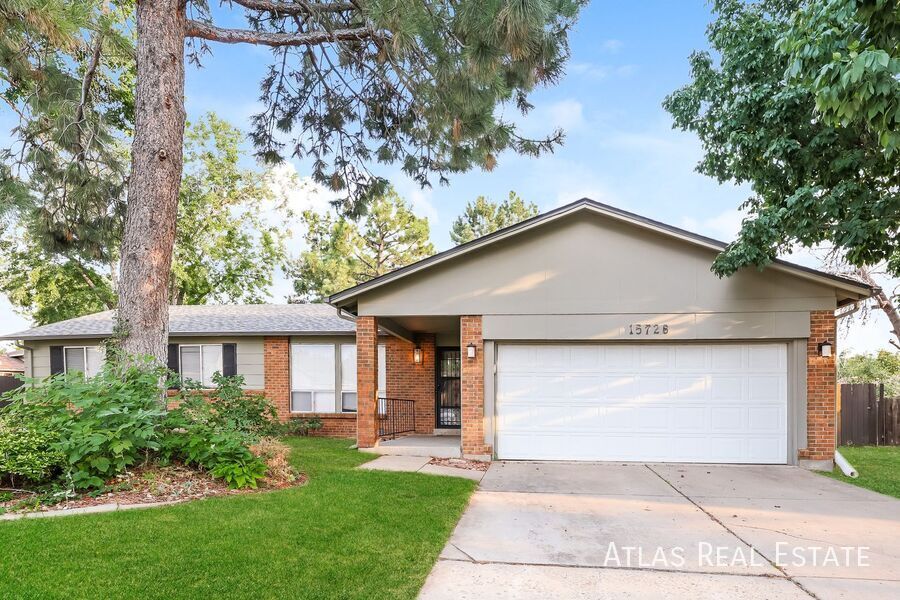 15726 E Flora Pl in Aurora, CO - Building Photo