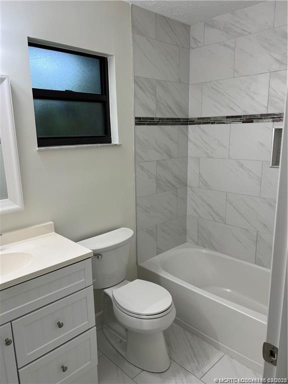 property at 160 SE Lakehurst Dr