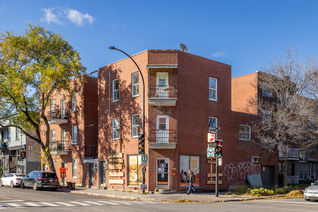 5800 De Normanville in Montréal, QC - Building Photo