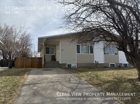 53 Dalhousie Ct W in Lethbridge, AB - Building Photo