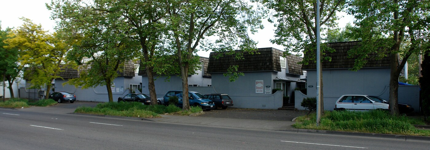 French Quarter Apartments in Eugene, OR - Foto de edificio
