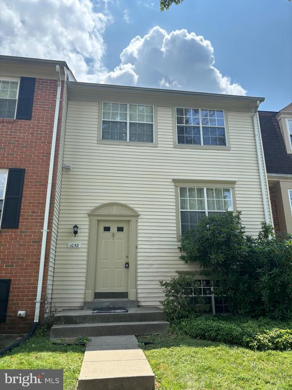 1058 Copperstone Ct in Rockville, MD - Building Photo - Building Photo