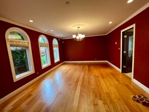 32 Topland Rd in Hartsdale, NY - Building Photo - Building Photo