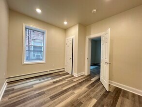 365 Danforth Ave in Jersey City, NJ - Building Photo - Building Photo