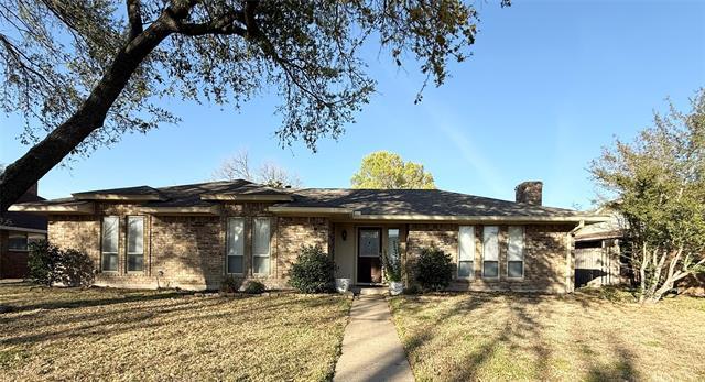 property at 2526 Parkside Dr