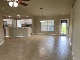 638 NE Juanita Pl in Cape Coral, FL - Building Photo