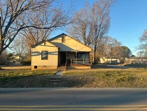 1200 W Pleasure Ave in Searcy, AR - Building Photo - Building Photo