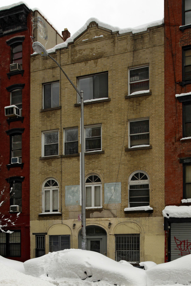 431 E 6th St in New York, NY - Building Photo - Building Photo