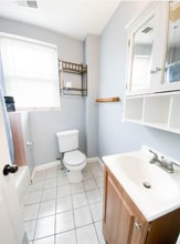 1227 Sea St, Unit Unit 1 in Quincy, MA - Foto de edificio - Building Photo