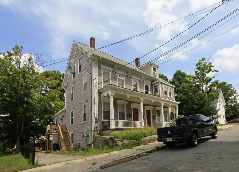 50 Franklin St in Milford, MA - Foto de edificio