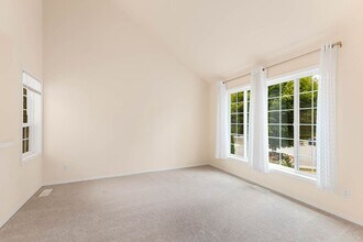 22200 NE 9th Dr in Sammamish, WA - Foto de edificio - Building Photo