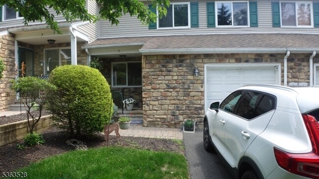 property at 5 Tor Pl