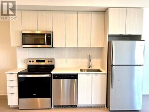 859 The Queensway in Toronto, ON - Building Photo - Building Photo