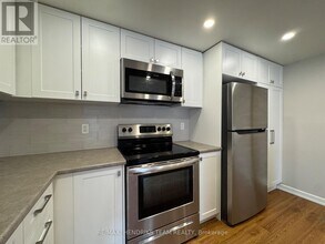 16 Capner St in St Catharines, ON - Building Photo - Building Photo