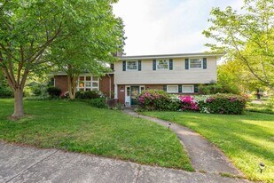 1424 Brent St in Fredericksburg, VA - Building Photo